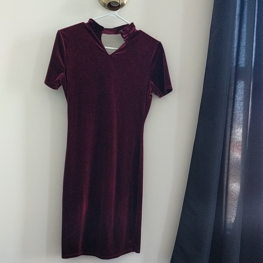Dress - Picture 2 of 2